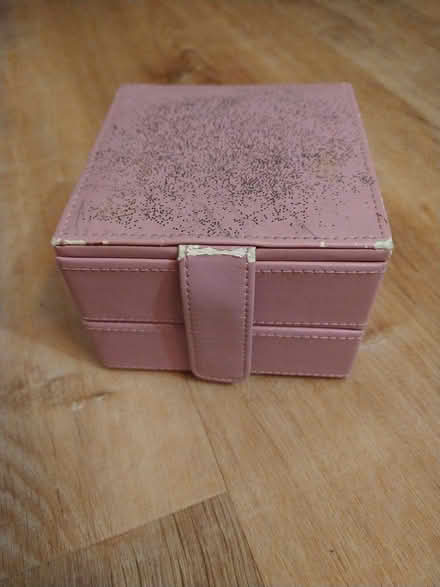 Photo of free pink children's jewelry box (downtown novato) #1