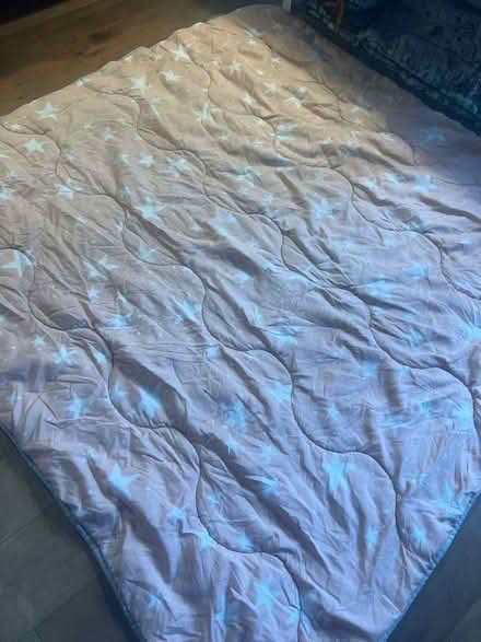 Photo of free Coverless Duvet. Double. Good condition (Southsea PO4) #4