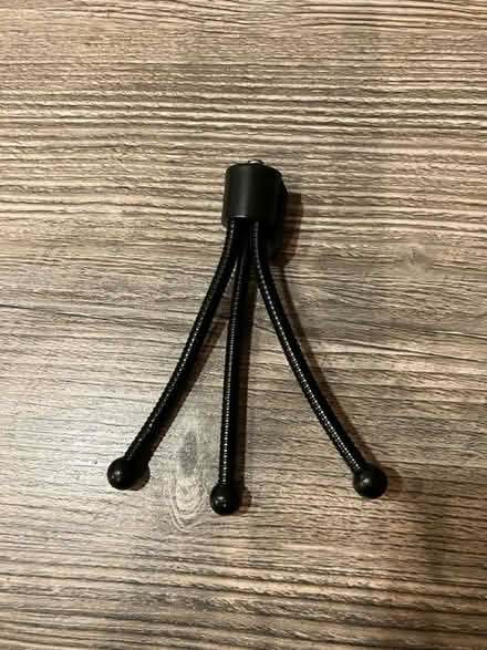 Photo of free Mini flexible tripod (Emerson Valley MK4) #1