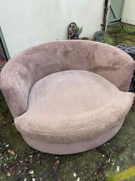 Photo of free Swivel cuddle chair (YO61 helperby) #1