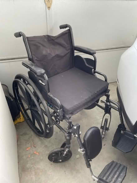 Photo of free Wheel chair (Cr. Valley & golden lantern) #1