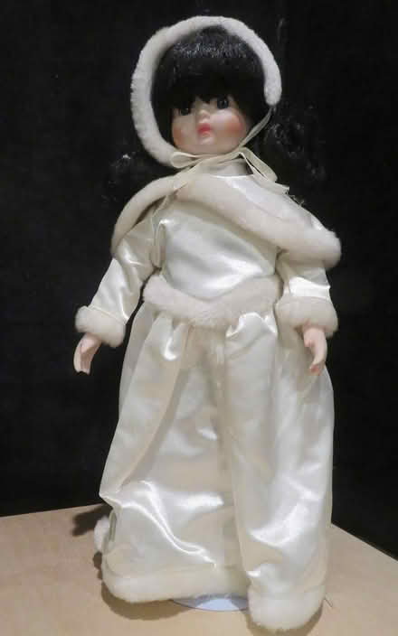 Photo of free 2 x Decorative Dolls (Hunt Club/McCarthy K1V 9H9) #2