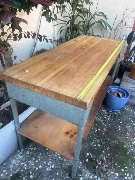 Photo of free large wooden table (Middle el sobrante) #2