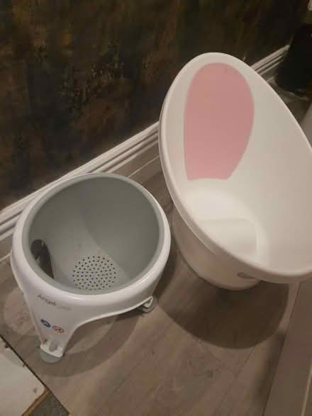 Photo of free Baby bath and seat (WS2 beechdale) #1