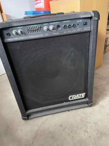 Photo of free Bass Amp (Cr. Valley & golden lantern) #1