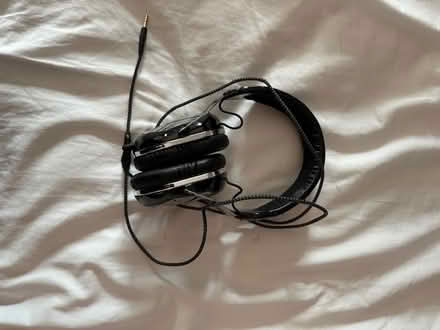 Photo of free V-Moda brand earphones (Lagrange) #1