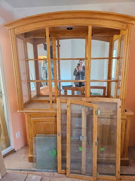 Photo of free Buffet and hutch/China cabinet (East Vancouver) #2