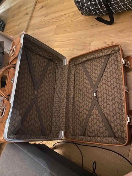 Photo of free Vintage suitcase (CB4) #3