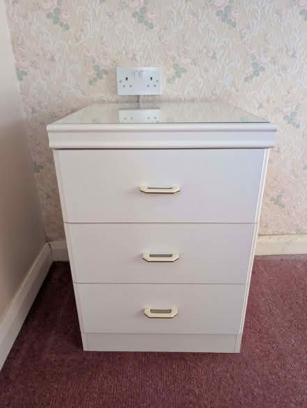 Photo of free Bedroom furniture (Honley HD9) #3