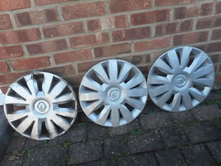 Photo of free Renault Clio wheel trims (Wheatley OX33) #2