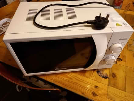 Photo of free Microwave - working (tatty) (Harwell OX11) #1