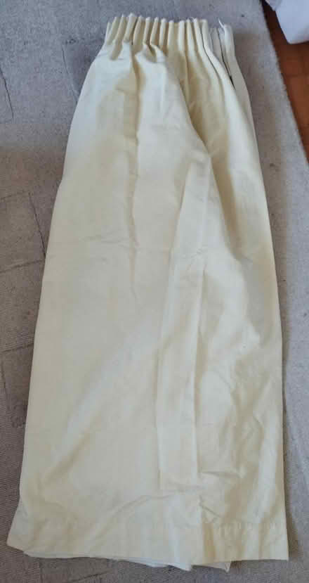 Photo of free pair of lined curtains 89 x 50" (Thorpe Bay SS1) #1