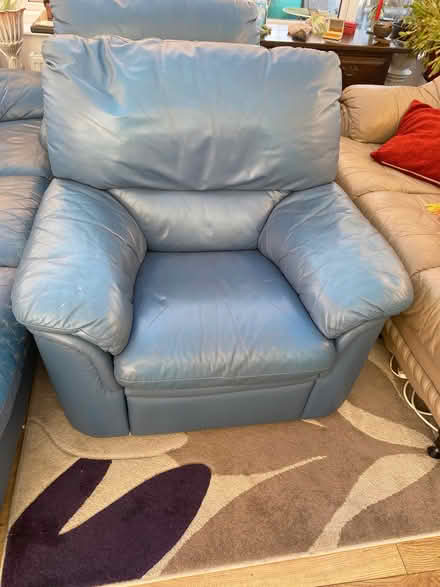 Photo of free Blue leather settee and 2 recliner chairs (Mount Nod CV4) #2