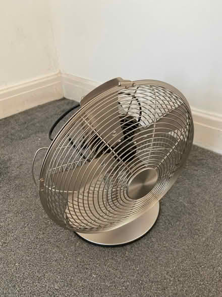 Photo of free Electric fan for repair (Twickenham TW2) #1