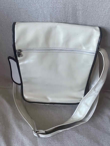 Photo of free Shoulder bag (Kelvindale G12) #2