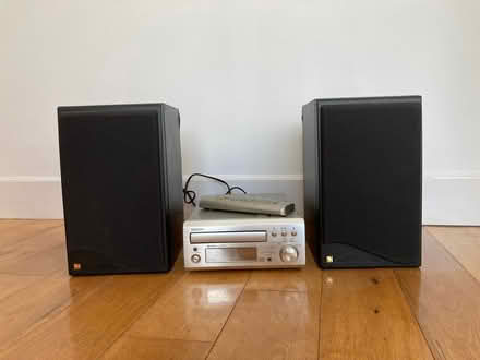 Photo of free CD player/receiver with speakers (Ayr KA7) #1