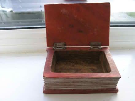 Photo of free wooden box with cat on top (Sherrard's Green WR14) #2