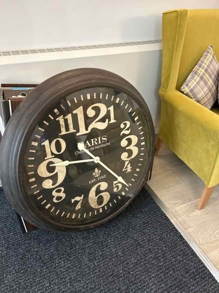 Photo of free Wall clock (Alice Bright Lane area TN6) #1