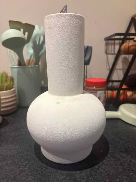 Photo of free stone textured vase (CH65 4AQ) #1