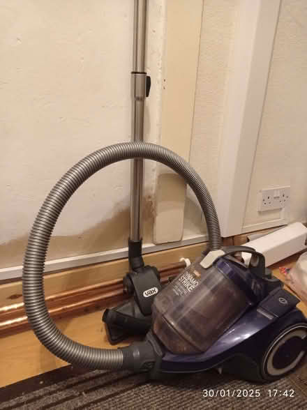 Photo of free Vax bagless vacuum cleaner (Racecourse area BN2) #1