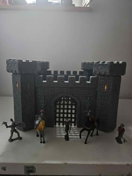 Photo of free Plastic play castle (Gleadless S14) #1