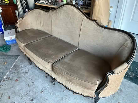 Photo of free sofa (Larchmont, NY) #3