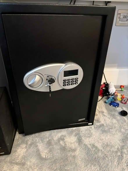 Photo of free Safe with key and keypad (Al4) #1