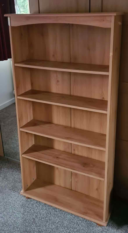 Photo of free Oak effect bookcase (Markyate AL3) #1