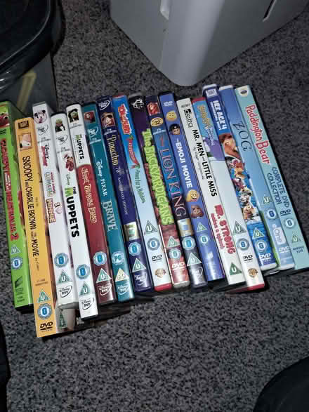 Photo of free Bunch of kids DVDs (Malin Bridge S6) #1