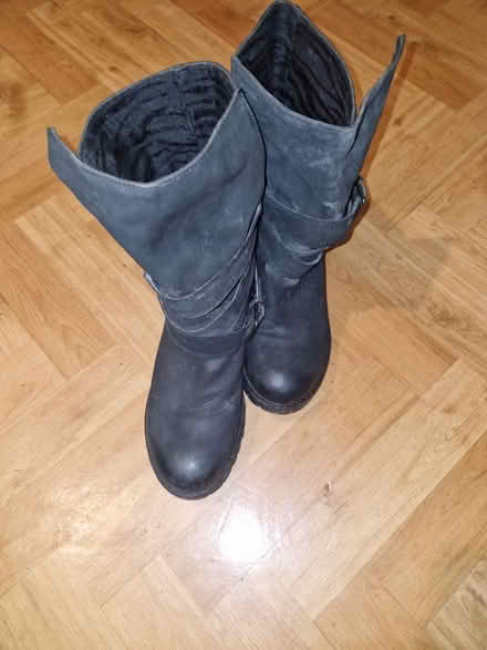 Photo of free Boots (Lambeth SW8) #4