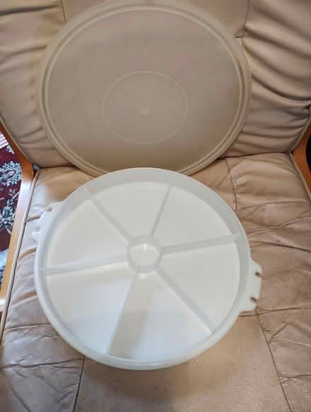 Photo of free Tupperware Party Server (Bratton) #1