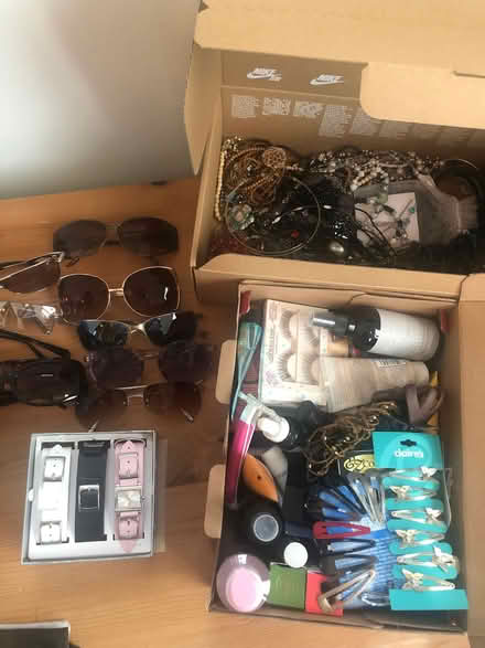 Photo of free Jewellery, hair accessories, sunglasses (Metal Bridge DH6) #1