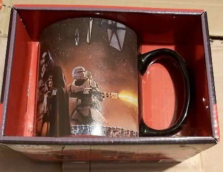 Photo of free Large STAR WARS mug (Holbrook) #2