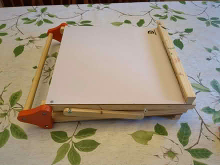 Photo of free Tabletop Easel (Briardale and Bethayres) #3