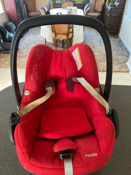 Photo of free Maxi-Cosy Pebble Childs Car Seat (CO16) #1