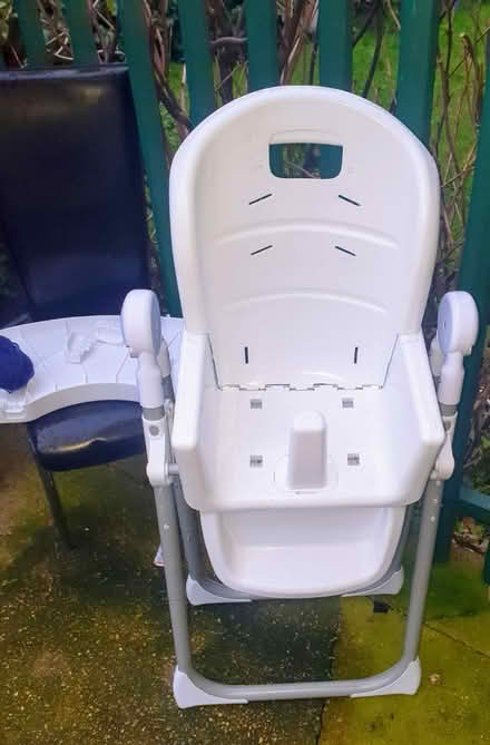 Photo of free high chair (HP2 5JJ) #1