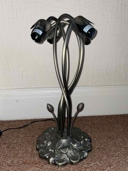 Photo of free Tiffany Art Nouveau Style Lily Pad Tulip Table Lamp (Welling DA16) #1