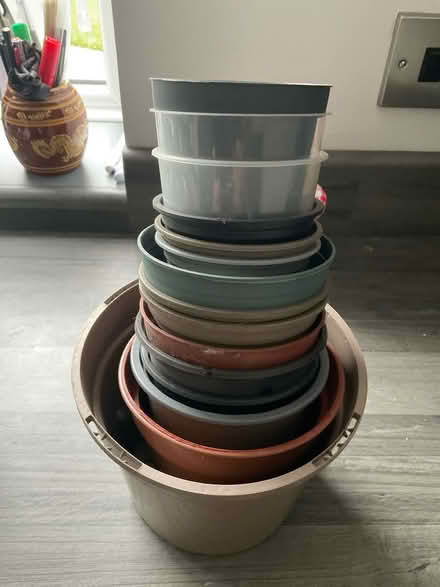 Photo of free Plant pots (CW2 6) #1