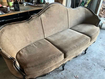 Photo of free sofa (Larchmont, NY) #2