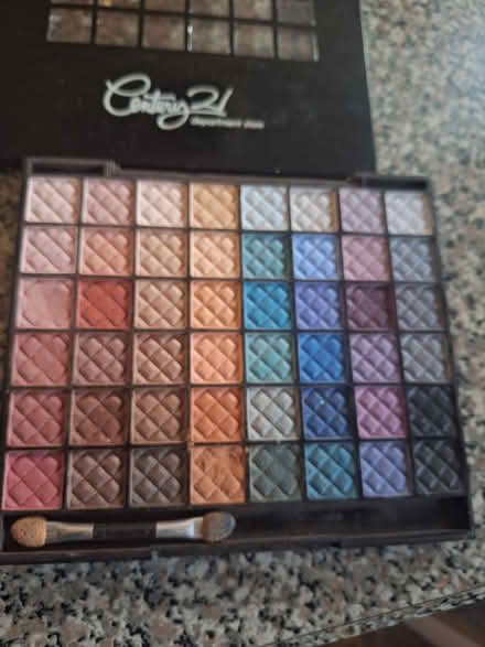 Photo of free eye shadow pallete (Bensonhurts) #2