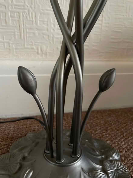 Photo of free Tiffany Art Nouveau Style Lily Pad Tulip Table Lamp (Welling DA16) #4