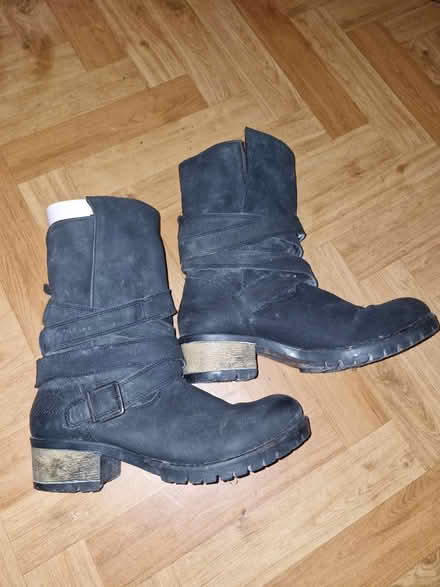 Photo of free Boots (Lambeth SW8) #1