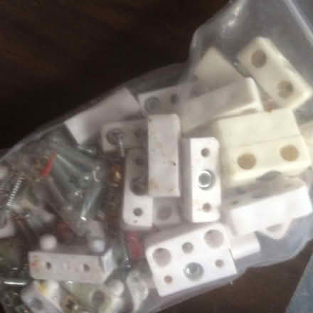 Photo of free connectors (Quinton B32) #1