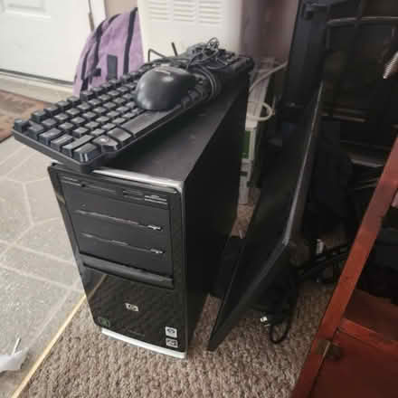 Photo of free Computer, monitor and keyboard (Glen Allen) #1