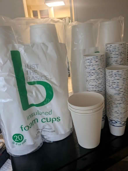 Photo of free Foam and paper cups (San Mateo - 26th & Alameda) #1