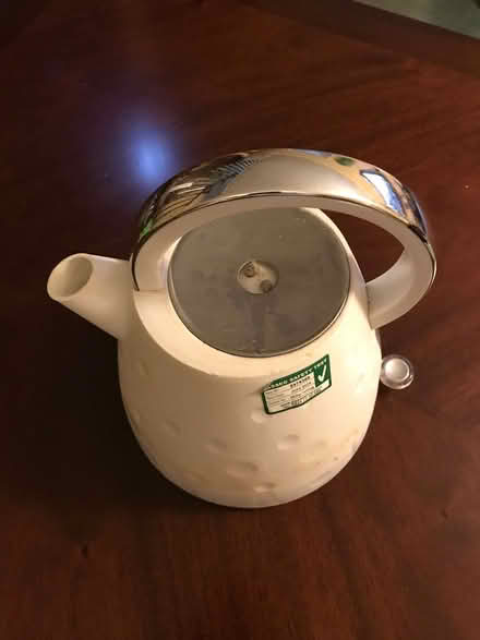 Photo of free Kettle (College Town GU47) #4