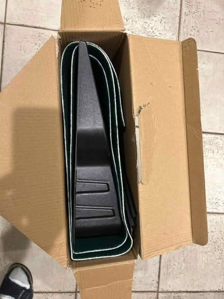 Photo of free Golf putting mat w ball return (NW Evanston) #2