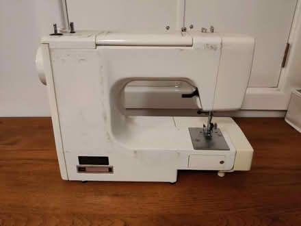 Photo of free Sewing Machine (BA1) #2