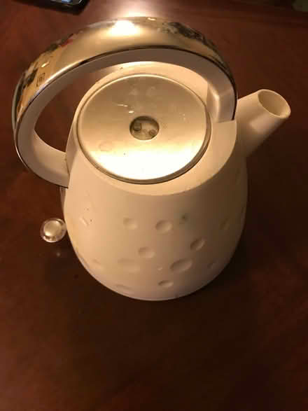 Photo of free Kettle (College Town GU47) #2