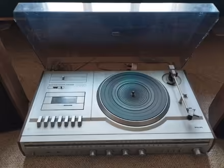 Photo of free [Faulty] 1970s Music Center (Alnwickhill EH16) #2